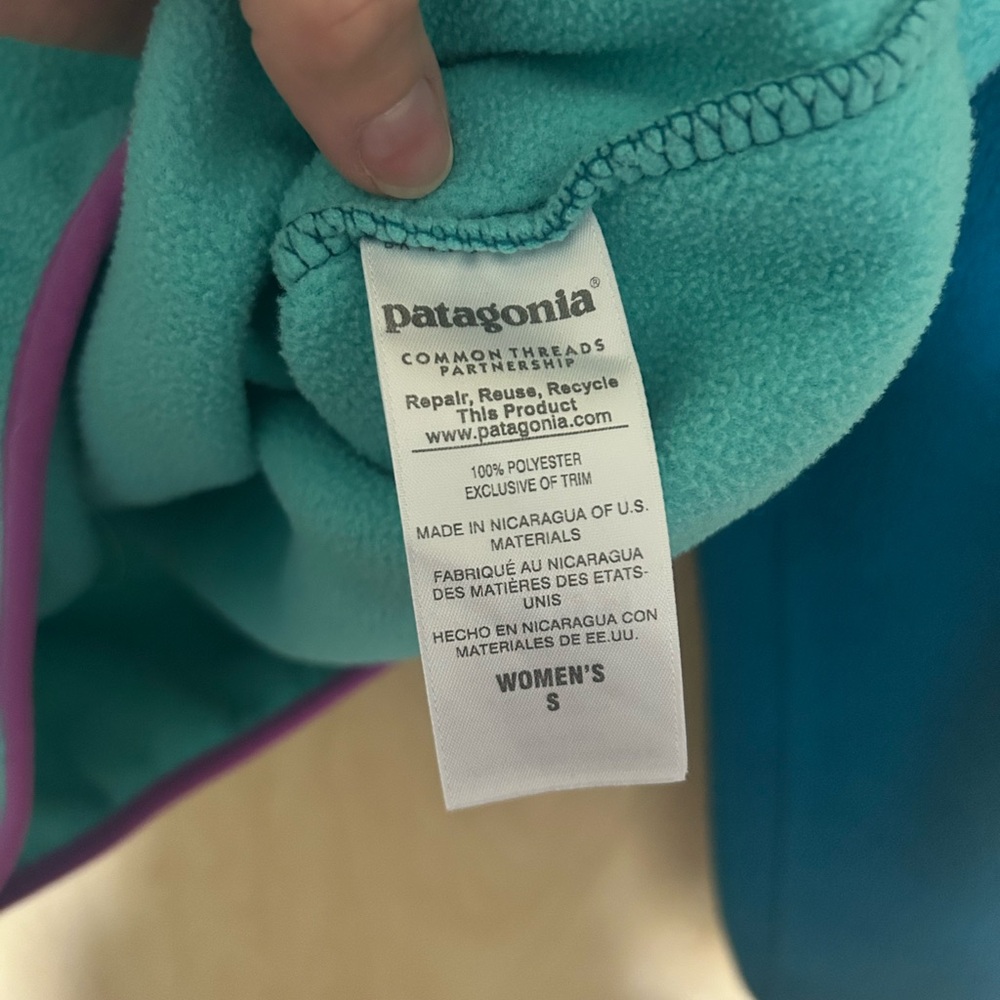 Patagonia Women's Synchilla Turquoise and Purple Snap-T Fleece Pullover - Picture 8 of 11